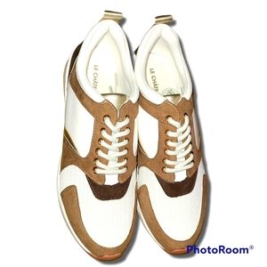 Le Chateau suede like, faux leather upper Sneakers size 9